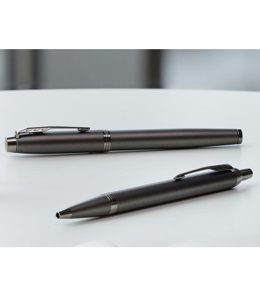 Pluma parker im professionals monochrome bronce plumin f en estuche de regalo