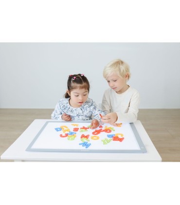 Mesa de luz led miniland para aprendizaje mediante estimulo visual formato din a2 650x470x5 mm