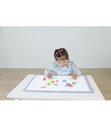 Mesa de luz led miniland para aprendizaje mediante estimulo visual formato din a2 650x470x5 mm
